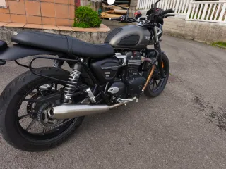 Triumph Street Twin 900 2022