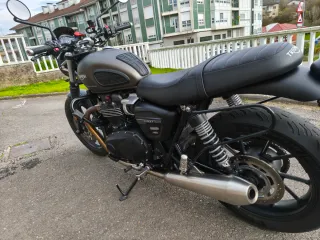 Triumph Street Twin 900 2022