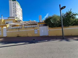 Casa adosada en venta en Cala de Finestrat en Finestrat