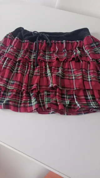 Falda escocesa volantes