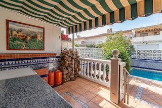 Casa adosada en venta en Cúllar Vega