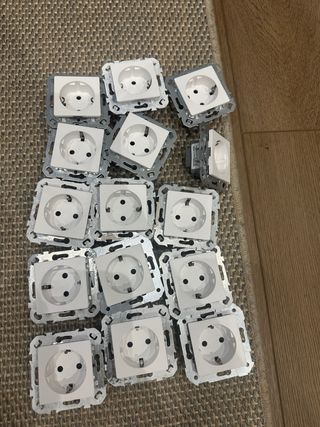 Enchufes, Interruptores y RJ45 y para cable