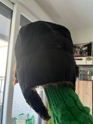 Lote gorros invierno piel sintética.