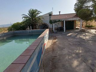 Chalet en venta en Yecla