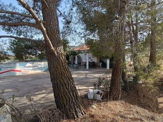 Chalet en venta en Yecla