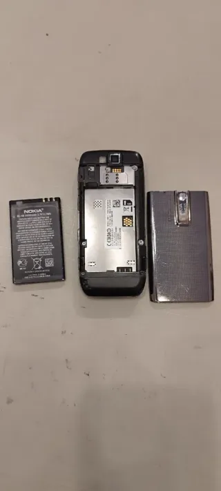 Nokia E66 per ricambi