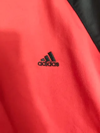 Chaqueta Adidas Roja y Negra