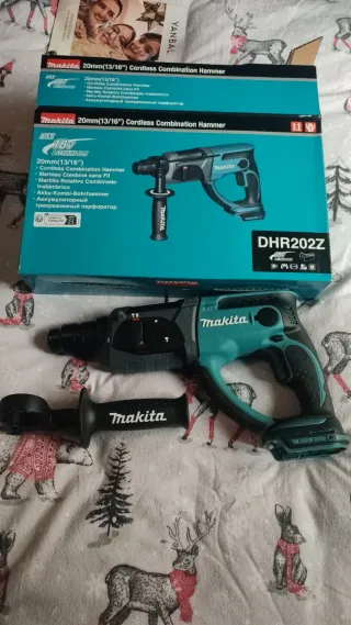 Taladro Percutor Makita más baterías y cargador