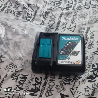 Taladro Percutor Makita más baterías y cargador