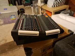 Mesa de mezclas amplificada 500wX500  usb bluetoot