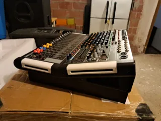 Mesa de mezclas amplificada 500wX500  usb bluetoot