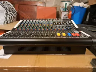 Mesa de mezclas amplificada 500wX500  usb bluetoot