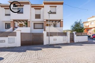 Casa pareada en venta en Cenes de la Vega