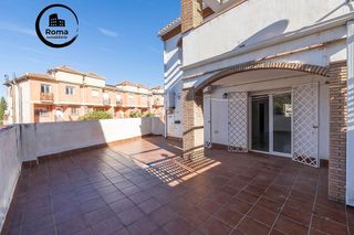 Casa pareada en venta en Cenes de la Vega