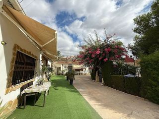 Chalet en venta en Elda