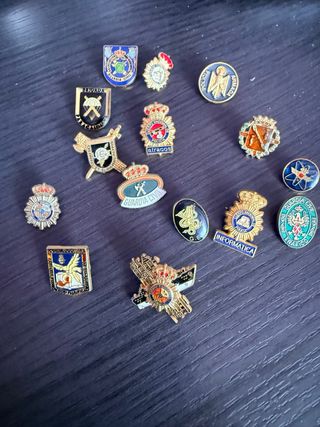 Lote de pines Guardia Civil y Policía