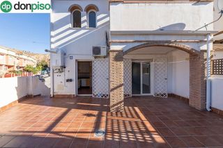 Casa pareada en venta en Cenes de la Vega
