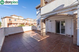 Casa pareada en venta en Cenes de la Vega