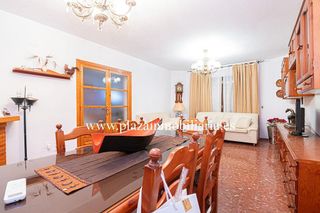 Chalet en venta en Lucena