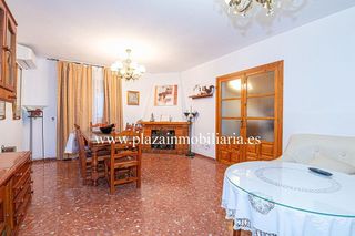 Chalet en venta en Lucena