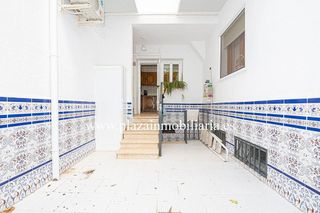 Chalet en venta en Lucena