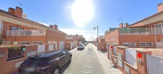 Chalet en venta en Fuentebella-San Felix-El Leguario en Parla