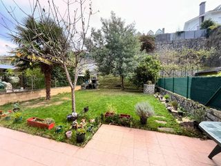 Casa adosada en venta en Llodio