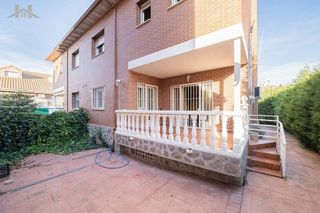 Casa pareada en venta en Yeles