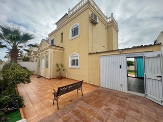 Chalet en venta en Nueva Torrevieja - Aguas Nuevas en Torrevieja