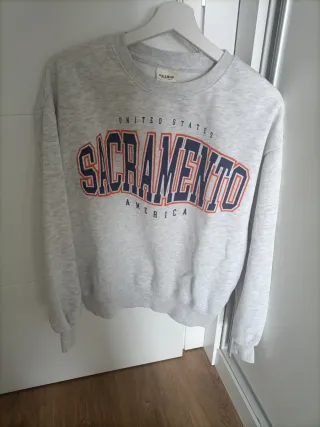 Sudadera Pull&Bear Gris Sacramento