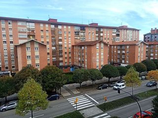 Piso en venta en Pumarín en Gijón