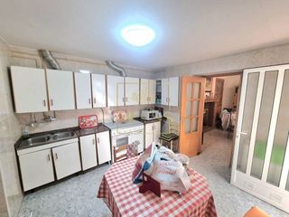 Chalet en venta en Hellín