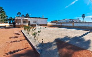Chalet en venta en Catral