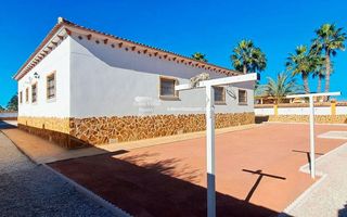 Chalet en venta en Catral