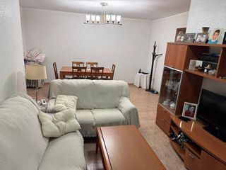 Piso en venta en San Luis en Almería