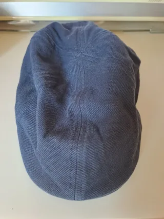 Gorra plana azul hombre