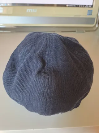 Gorra plana azul hombre