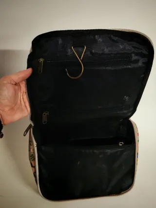 Neceser MSK con percha estampado floral