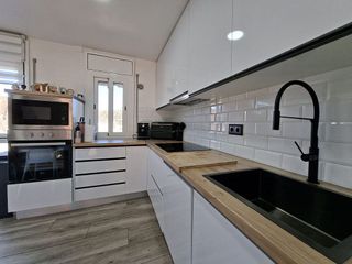 Casa adosada en venta en La Morera en Badalona