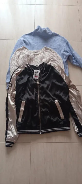 Set di abbigliamento con bomber jacket e maglie taglia M