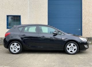 Opel Astra 2011