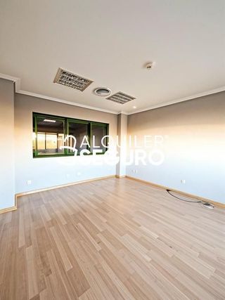 Local comercial en alquiler en La Hoya - Moscatelares en San Sebastián de los Reyes