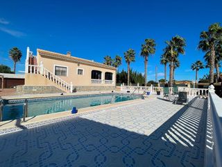 Casa en venta en Catral