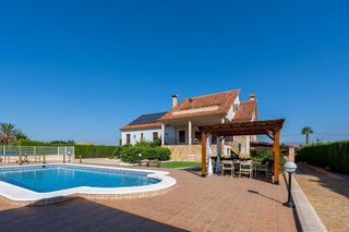 Chalet en venta en Catral