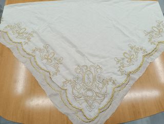 Pico fallera batista beige bord. oro sin lentej.