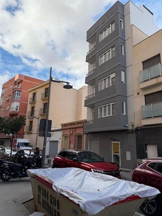 Piso en venta en Plaza de Toros - Santa Rita en Almería