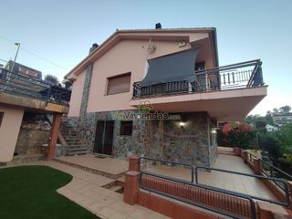 Chalet en venta en Torrelles de Llobregat