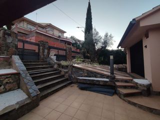 Chalet en venta en Torrelles de Llobregat