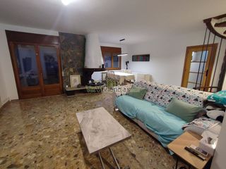 Chalet en venta en Torrelles de Llobregat