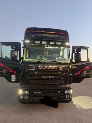 Camión Scania R730 Streamline Negro